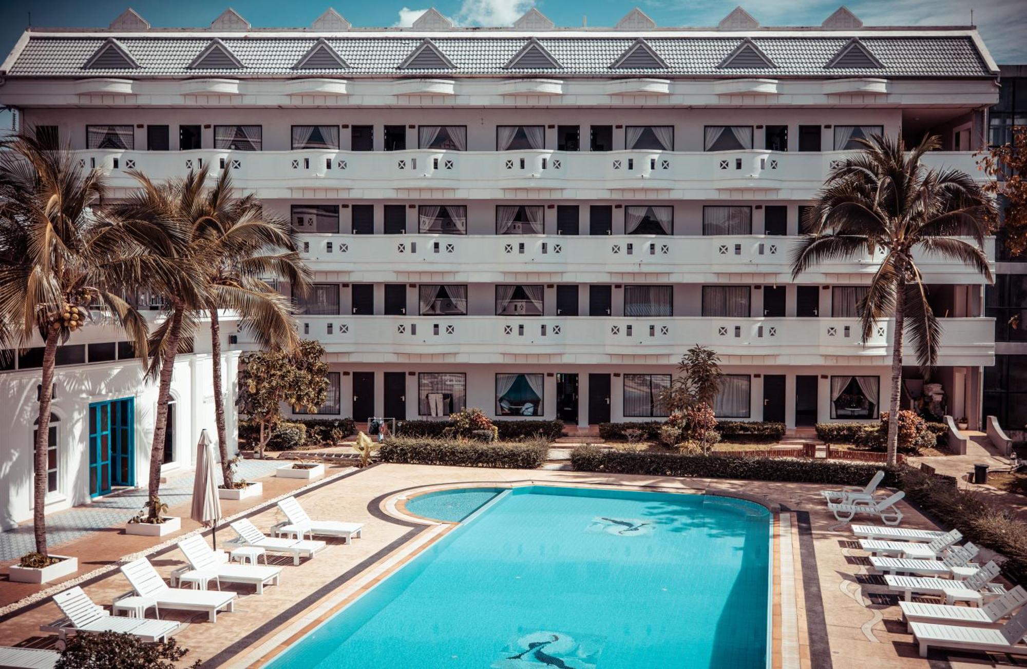 Blue Carina Hotel Phuket Екстериор снимка