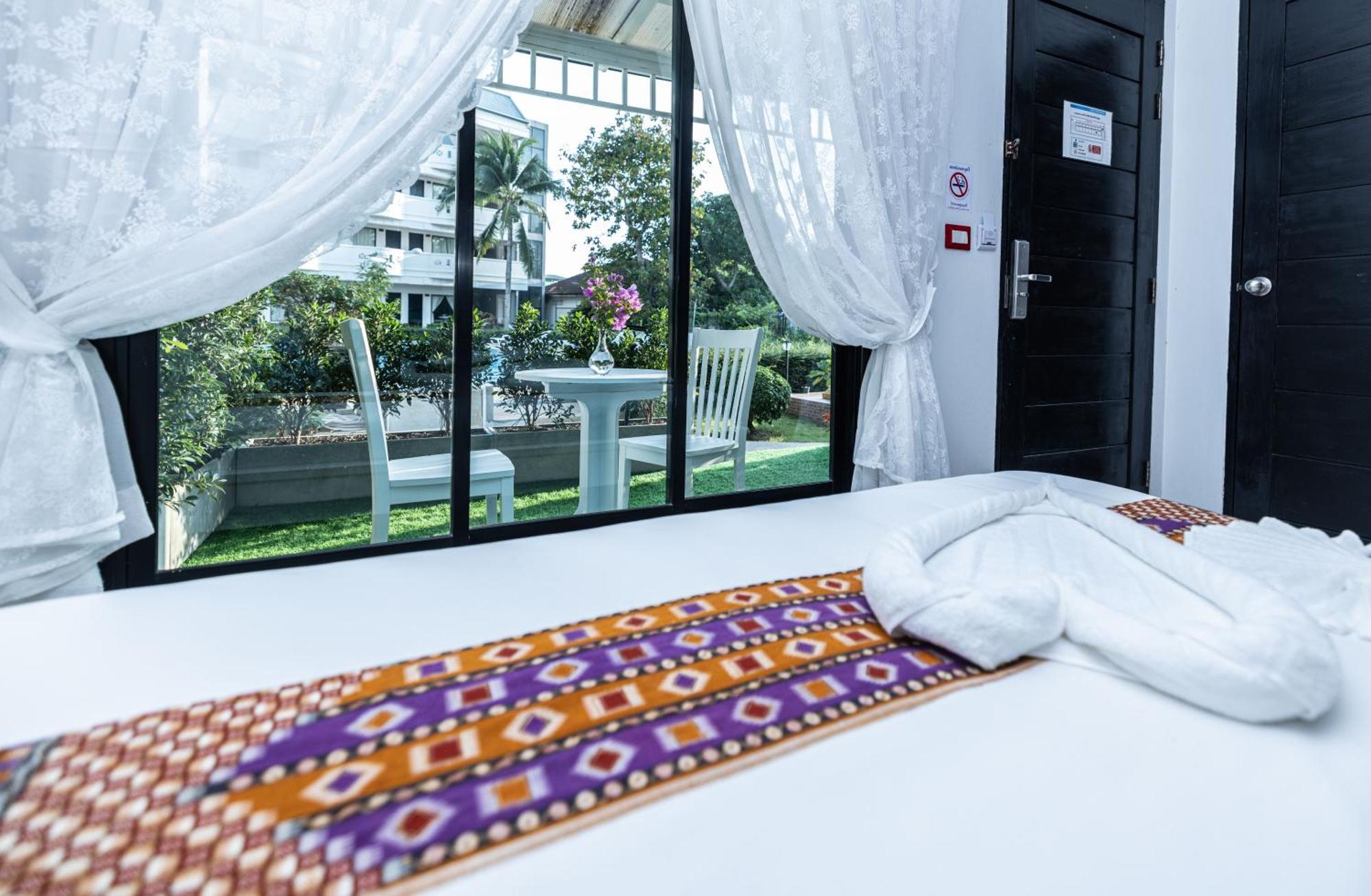 Blue Carina Hotel Phuket Екстериор снимка
