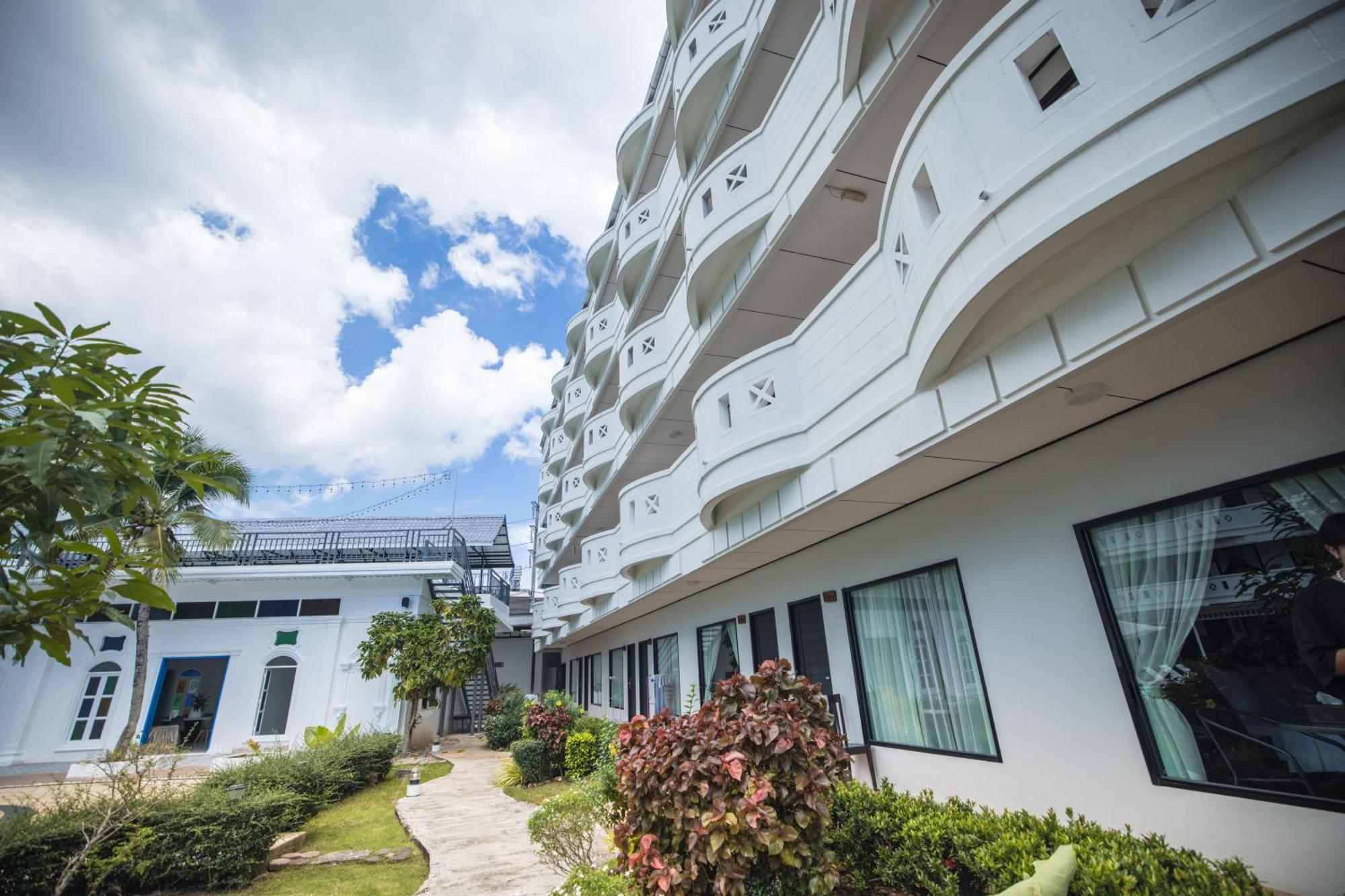Blue Carina Hotel Phuket Екстериор снимка