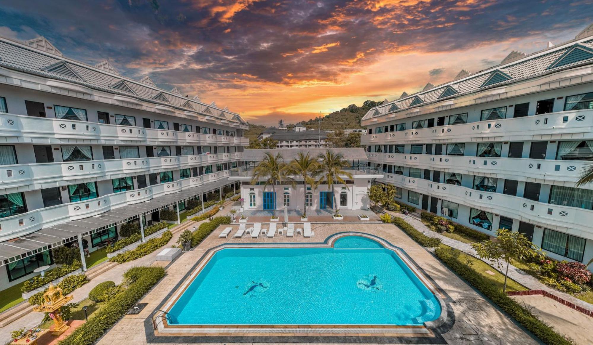Blue Carina Hotel Phuket Екстериор снимка