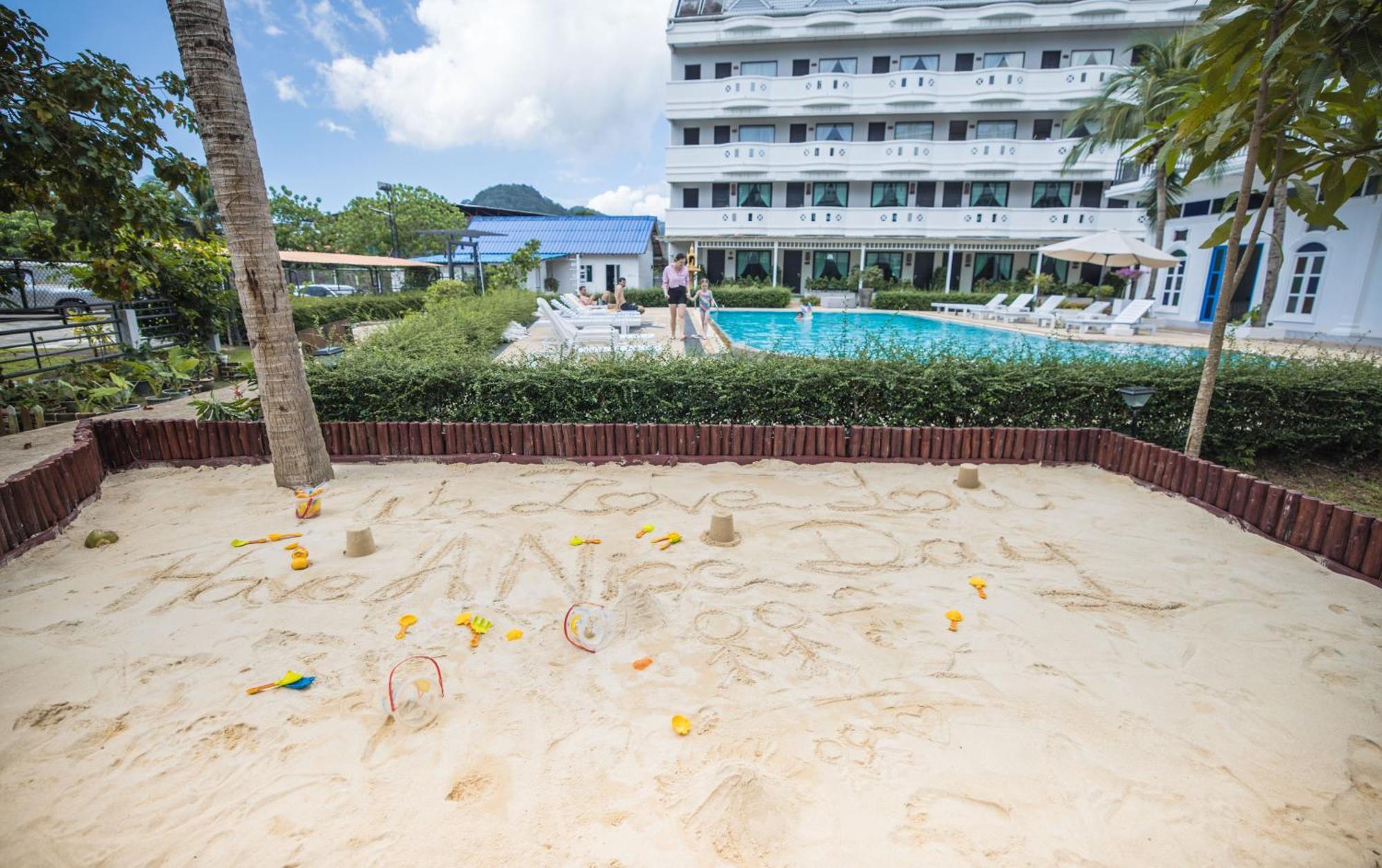 Blue Carina Hotel Phuket Екстериор снимка