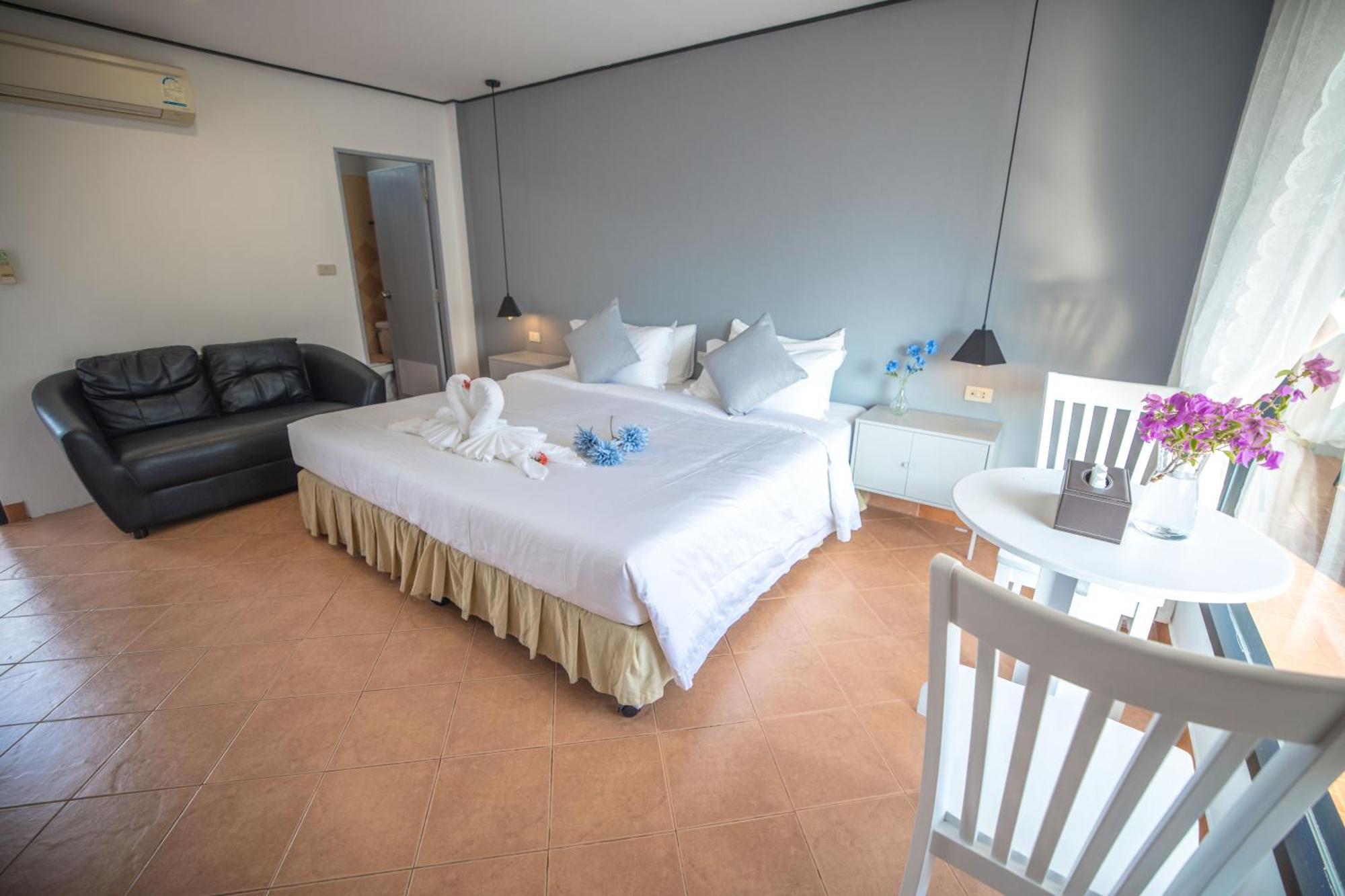 Blue Carina Hotel Phuket Екстериор снимка