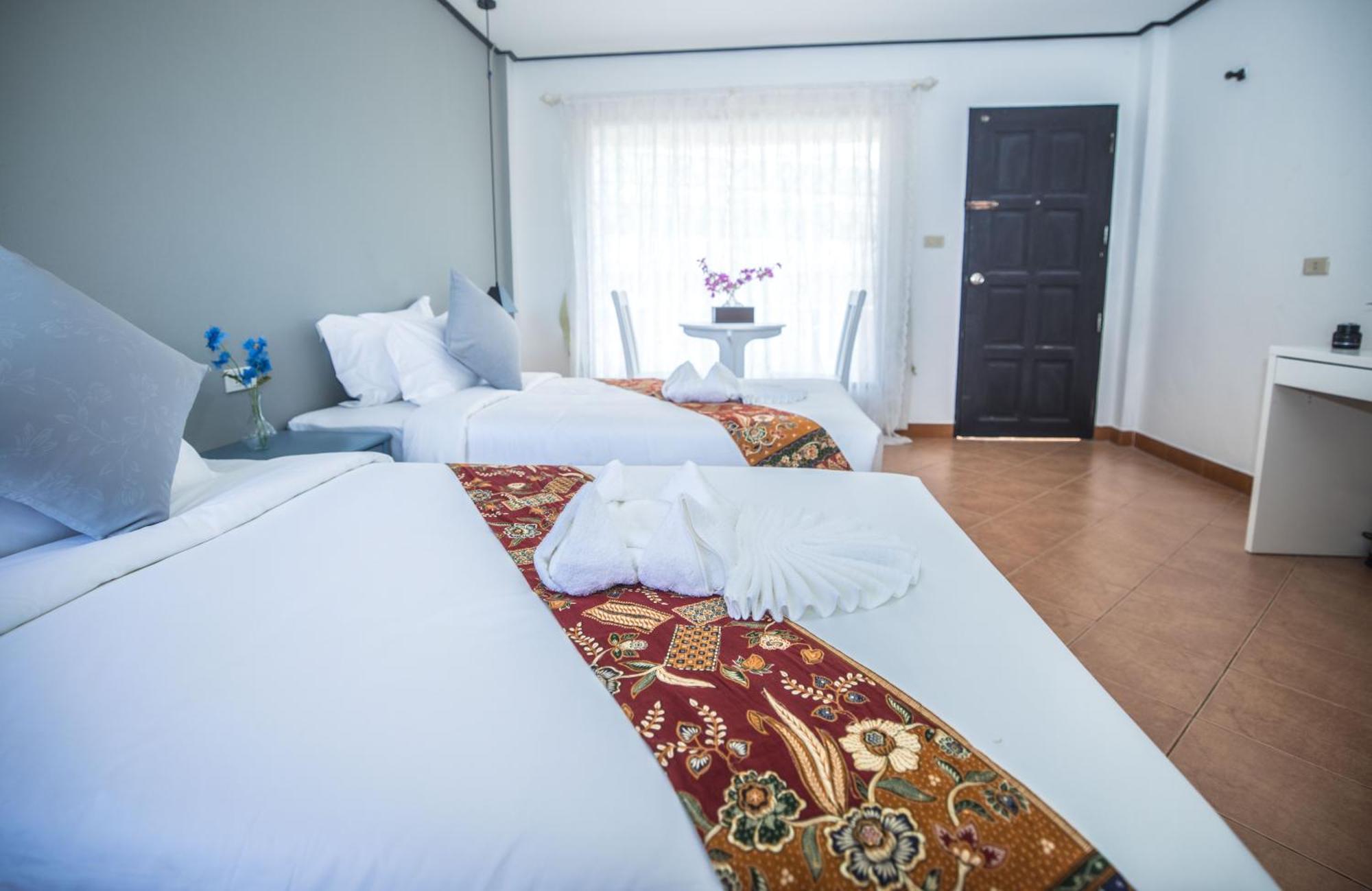 Blue Carina Hotel Phuket Екстериор снимка