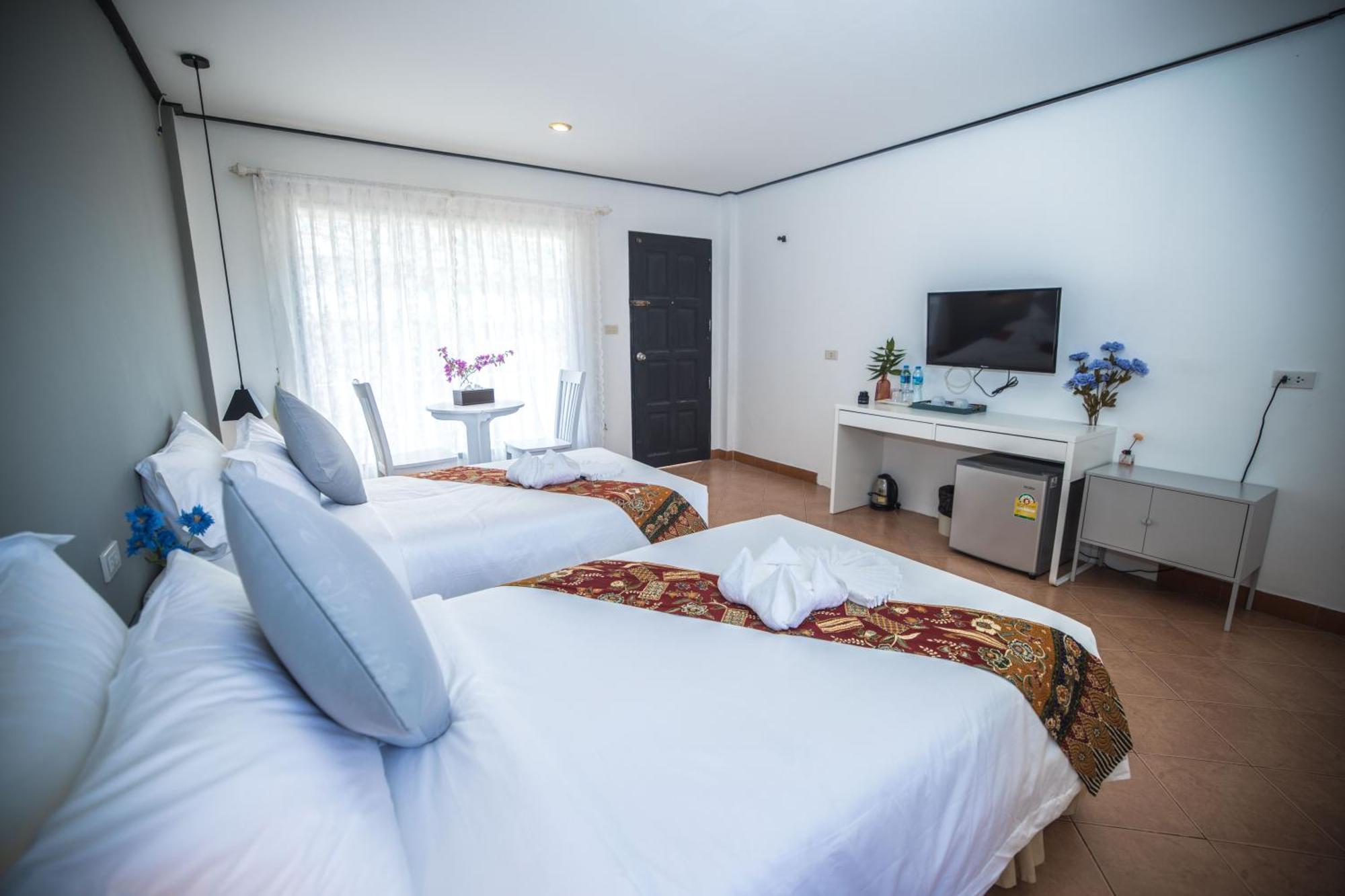 Blue Carina Hotel Phuket Екстериор снимка