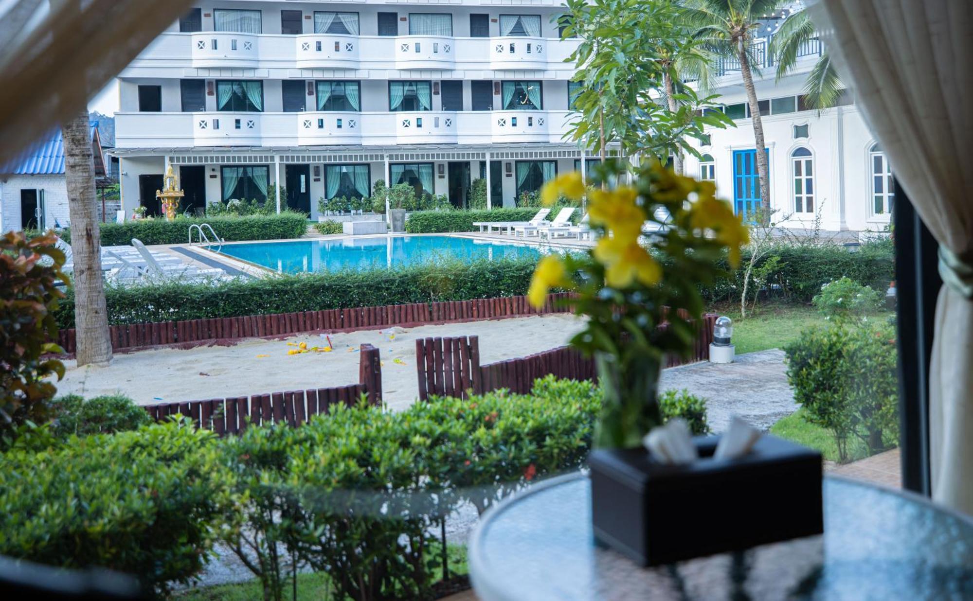 Blue Carina Hotel Phuket Екстериор снимка