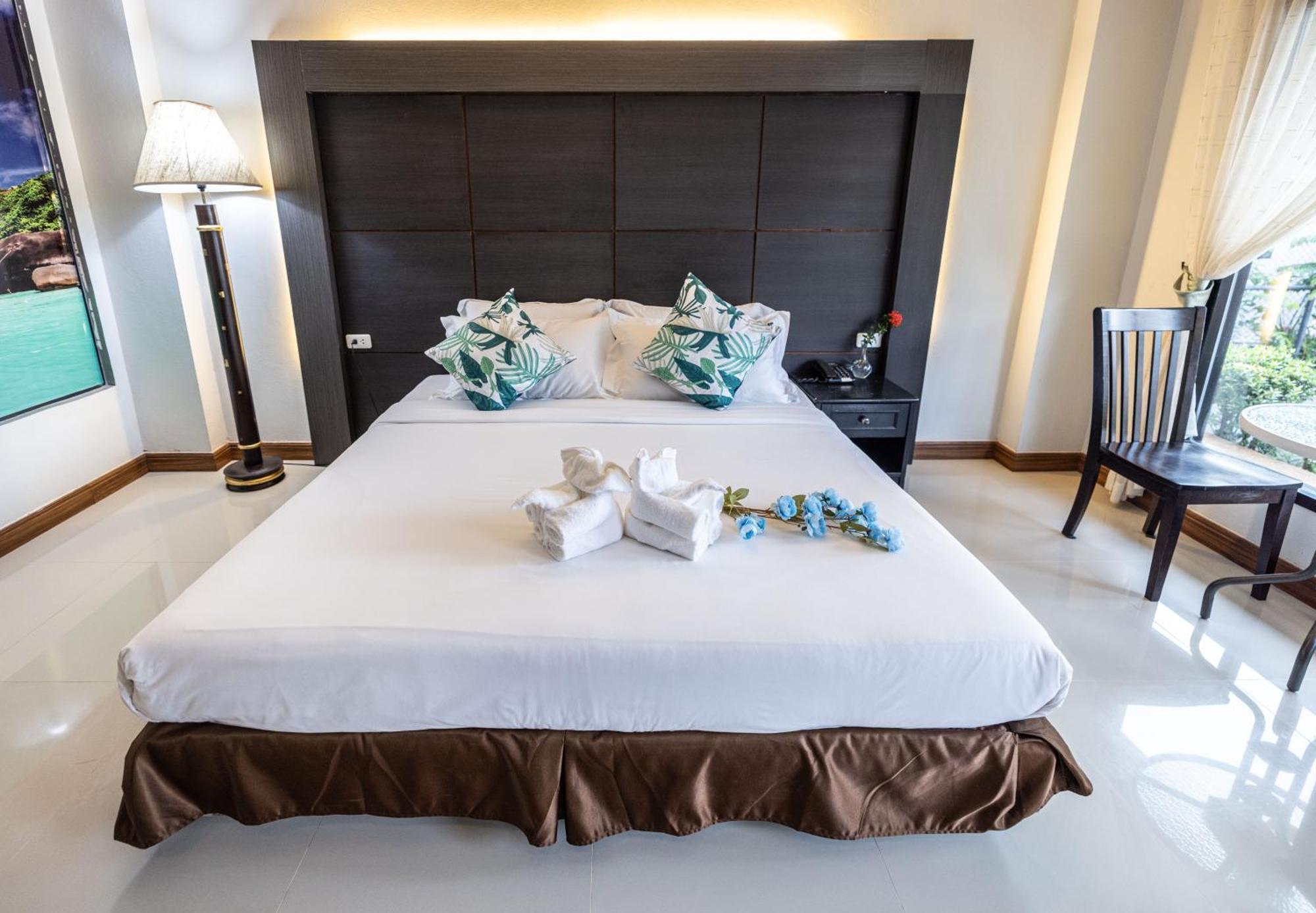 Blue Carina Hotel Phuket Екстериор снимка