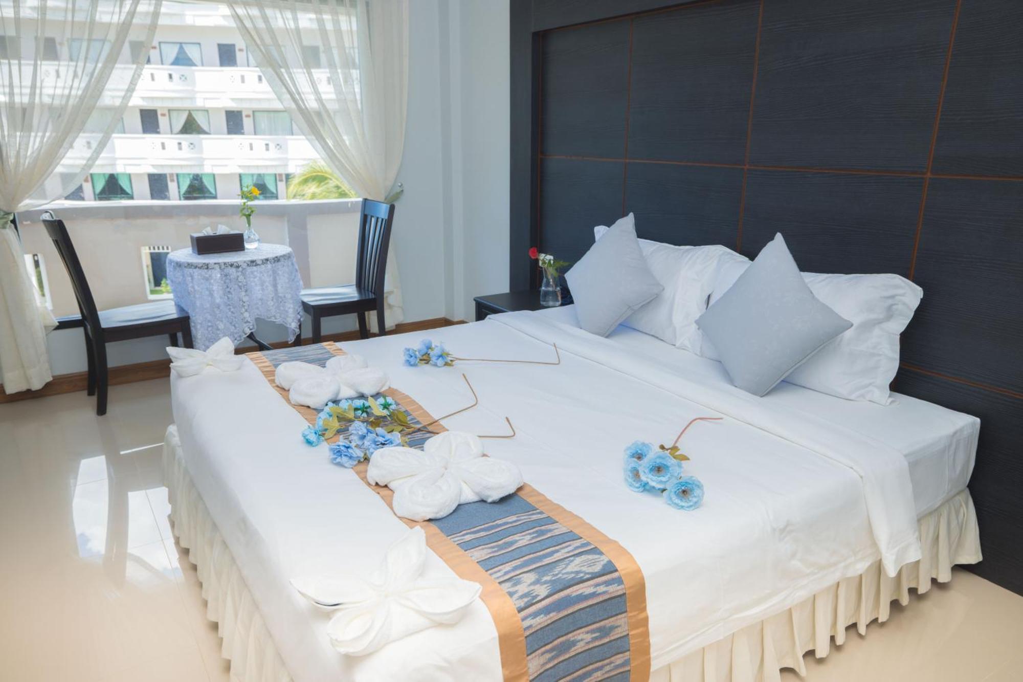 Blue Carina Hotel Phuket Екстериор снимка