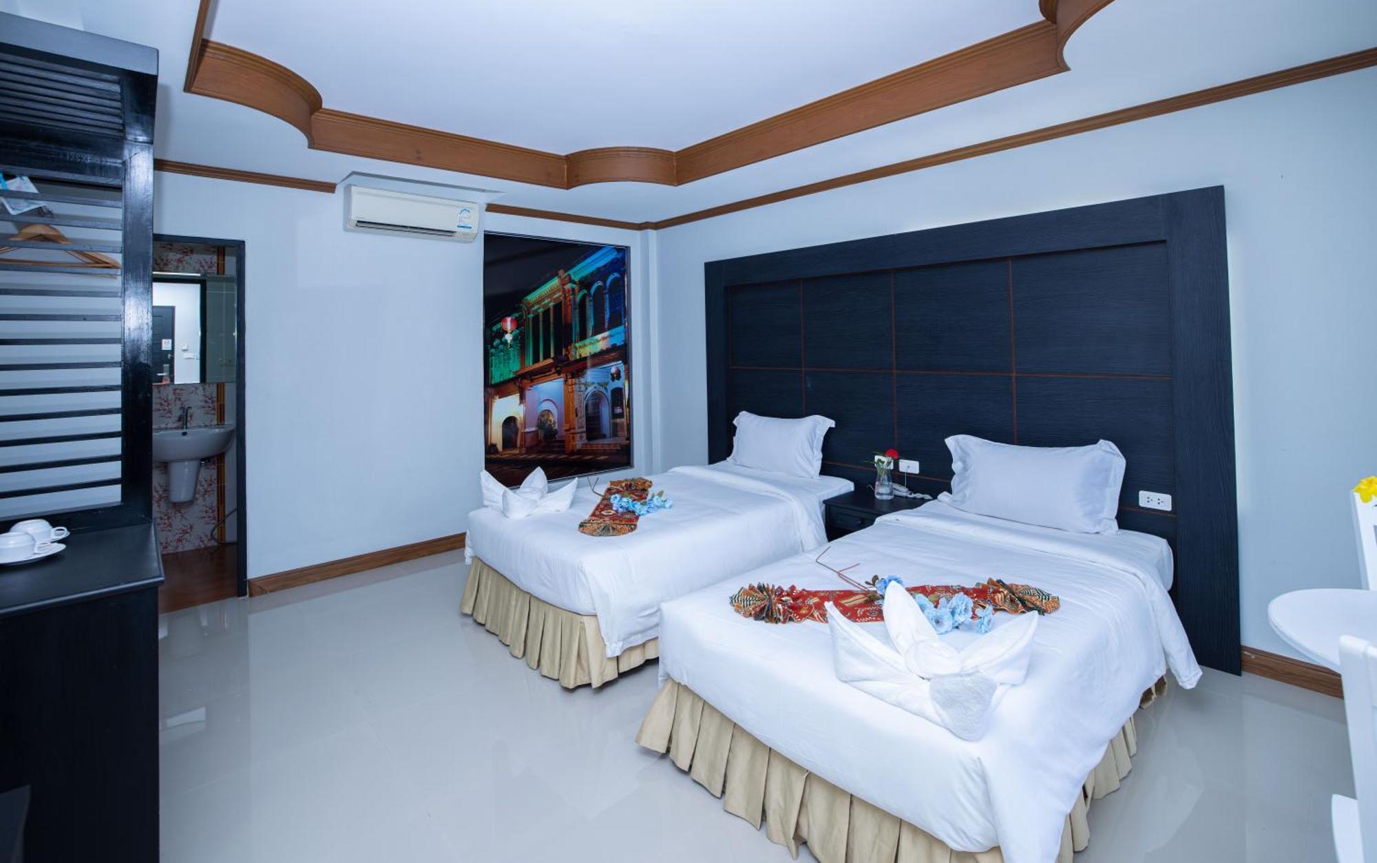 Blue Carina Hotel Phuket Екстериор снимка