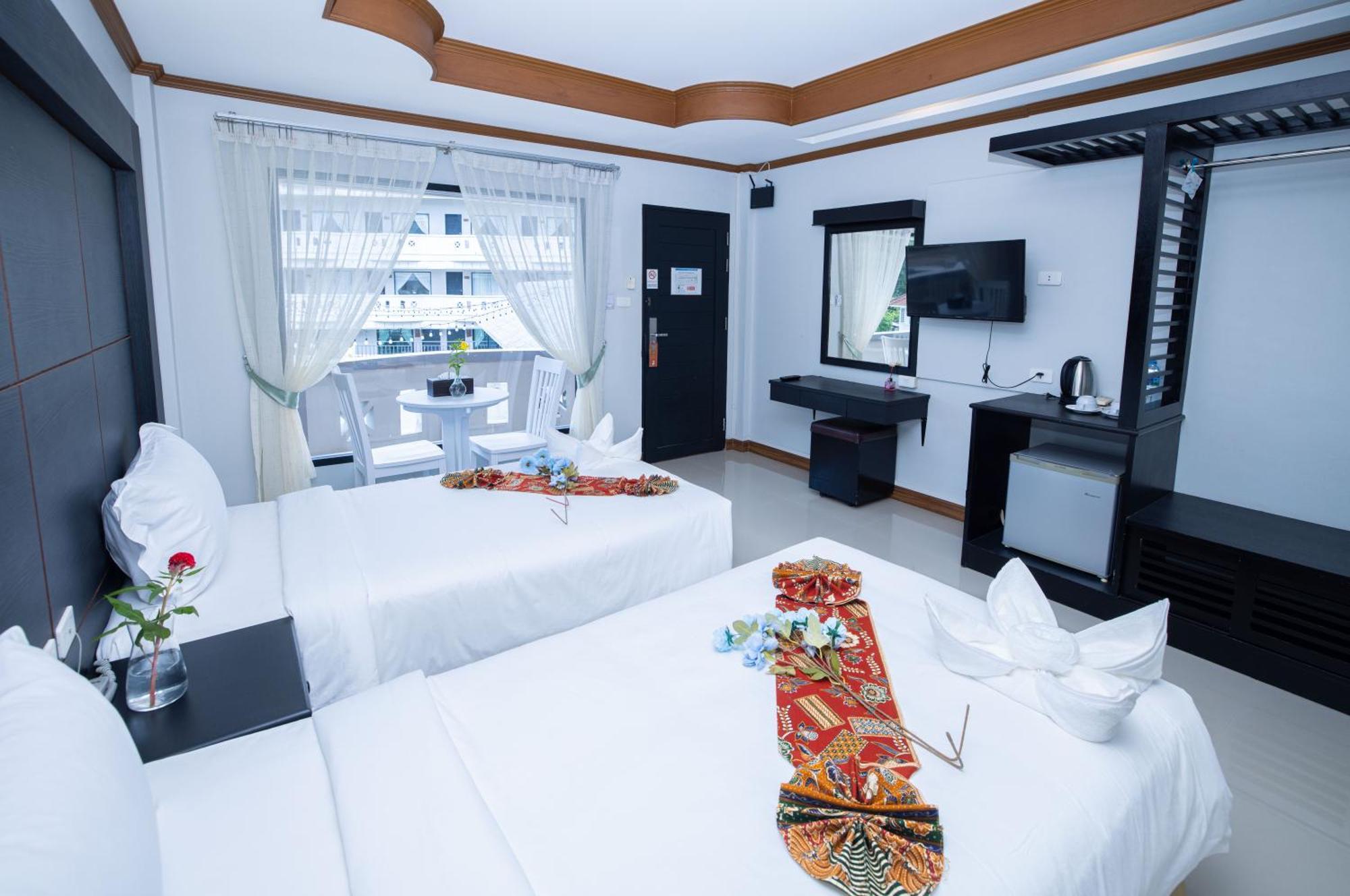 Blue Carina Hotel Phuket Екстериор снимка