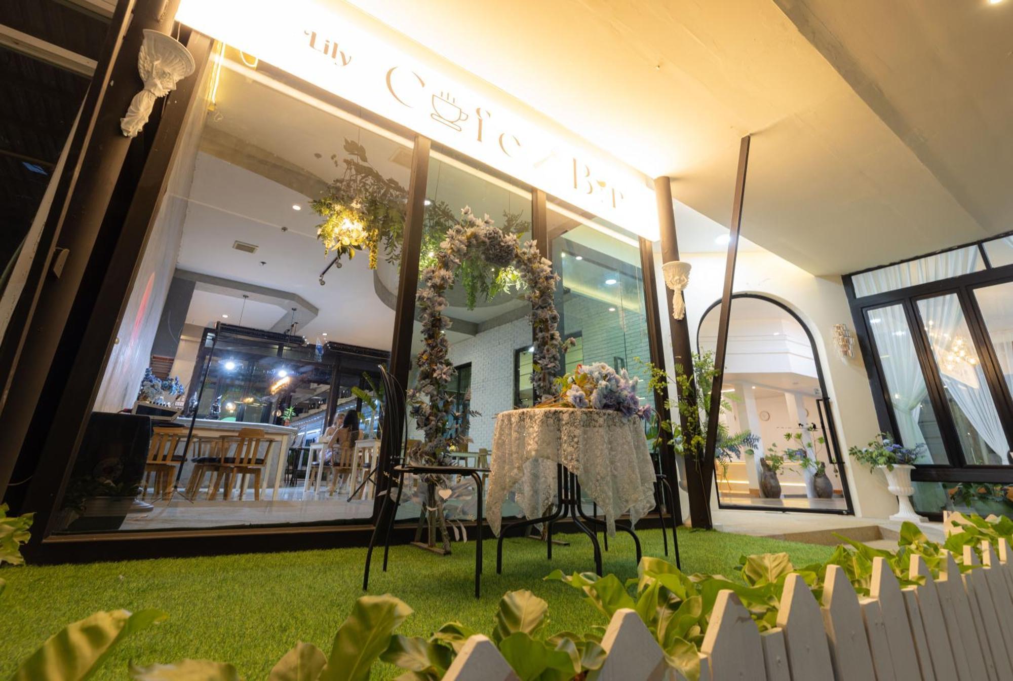 Blue Carina Hotel Phuket Екстериор снимка